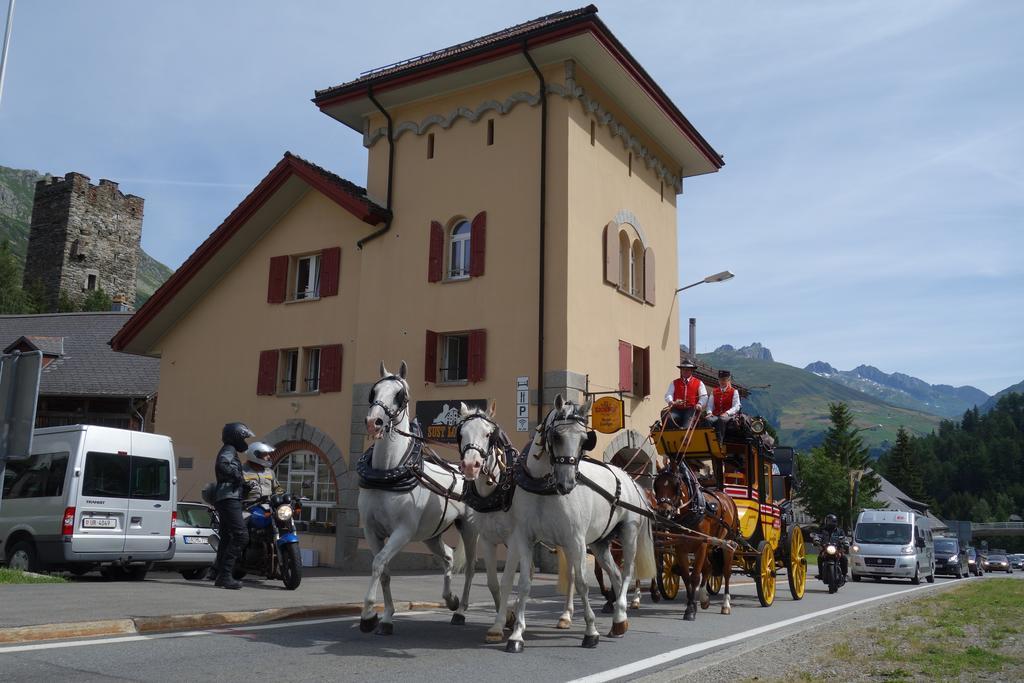 Sust Lodge Am Gotthard Hospental Exterior photo