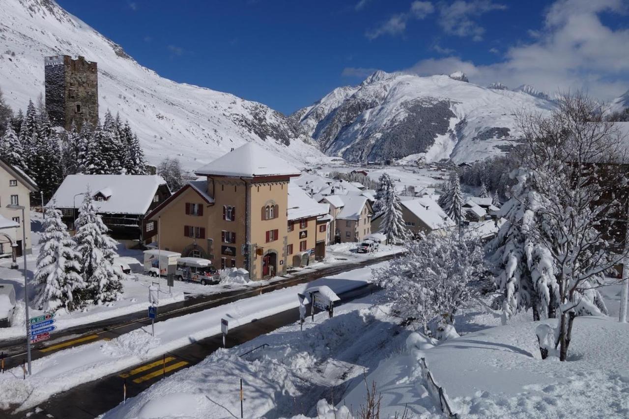 Sust Lodge Am Gotthard Hospental Exterior photo